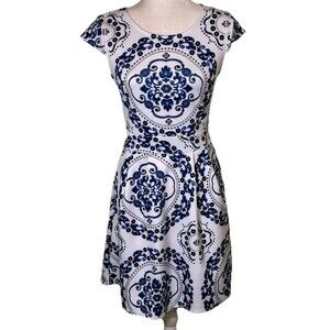 Women’s Ornate Blue White Medallion Print A Line Dress Cap Sleeve Stretch Sz Sm